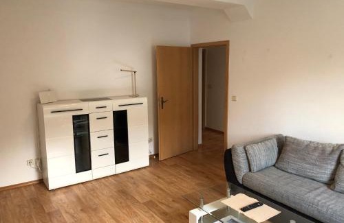 Giebichenstein Apartment | Ruhige Wohnung bei der Burg im OG2