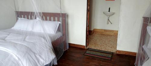 Luhizha House | Ruhija Gorilla Guest House