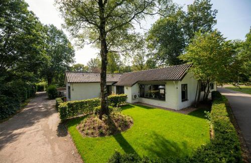 Lieren Villa | Ruime Groepsvilla voor 12 Personen met Terras en Tuin