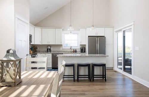 South Nags Head House | Rum-DCA 600 ft to Beach, with Hot Tub and Backyard
