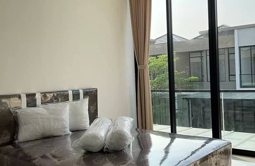 Java House | Rumah baru didallas pik 2 dan free pembantu. Banyak wisata kuliner, klub, mall