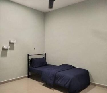 Mentakab House | Rumah Putih Homestay, [Mentakab near Temerloh]