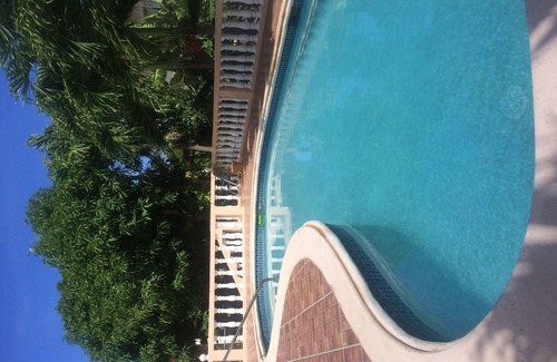 Runaway Bay Villa | Runaway Bay Villa W/a Large Pool. Gorgeous
