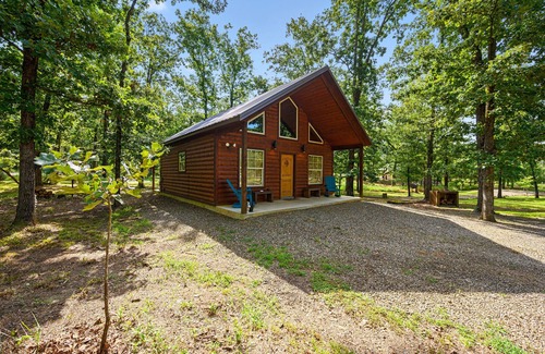 Hochatown Cabin | Runaway Rabbit: 1BR, 1 Bath, Sleeps 2