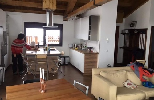 Santa Maria de la Alameda Cottage | Rural house with 3 stays (full or partial rental) for 10 to 18 people