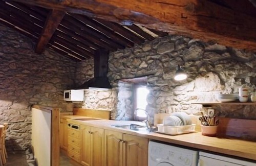 Borreda Cottage | Rural apartment Apartaments rurals Can Pistola for 2 people