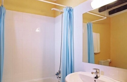 Borreda Cottage | Rural apartment Apartaments rurals Can Pistola for 2 people