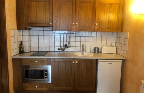 Tavertet Cottage | Rural apartment L'Alzina for 4 people