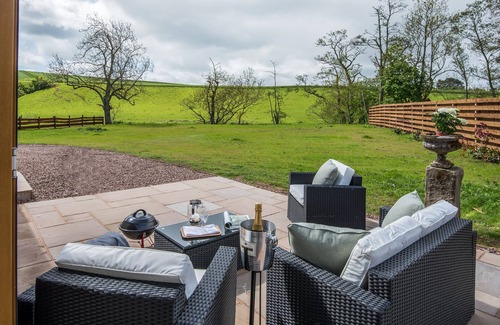 Kelso Cottage | Rural comfort - Luxurious cottage with lovely walks on doorstep