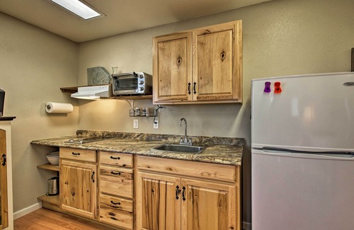 Harrisburg Cottage | Rural Cottage 20 Min to Eugene w/Mt Tom Views!
