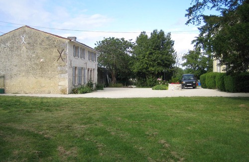 Port-d'Envaux Cottage | Rural cottage near Saintes