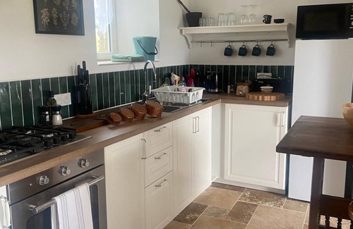 Plouguenast Cottage | Rural country cottage with hot tub in the tranquil Breton countryside