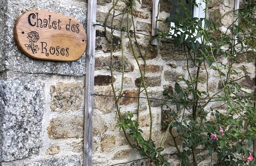 Plouguenast Cottage | Rural country cottage with hot tub in the tranquil Breton countryside
