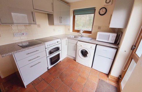 Woolland Cottage | Rural Dog-Friendly Lodge with Enclosed Garden & Pool – The Victorian Barn Dorset