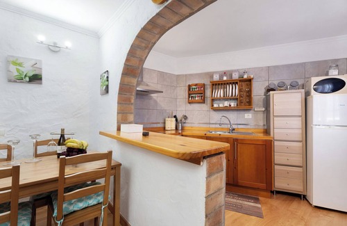 Isora House | Rural Holiday Home 'Alto Prado' with Sea View, Private Terrace and Wi-Fi