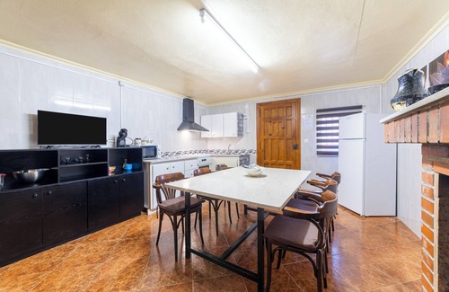 Macael House | Rural Holiday Home 'McCoy' with Mountain View and Air Conditioning