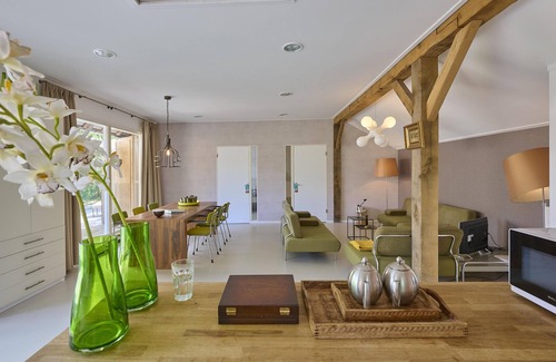 Haaksbergen House | Rural holiday home with a hot tub