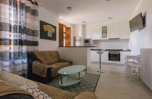 Hontoria del Pinar Cottage | Rural house (full rental) Centro Río Lobos for 4 people