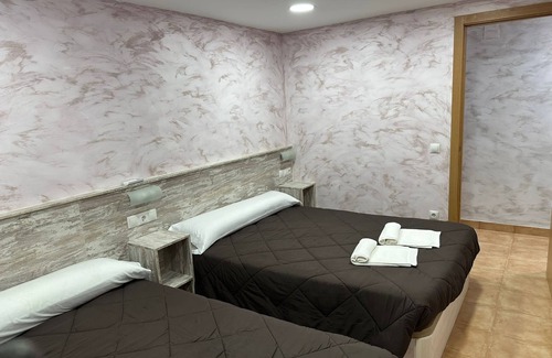 Fuentiduena de Tajo Cottage | Rural House Finca Los Nieto capacity of 27 to 33 people.