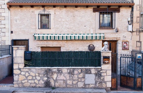 Sigueruelo House | Rural House 'La Cañada Real' with Mountain View, Private Terrace and Wi-Fi