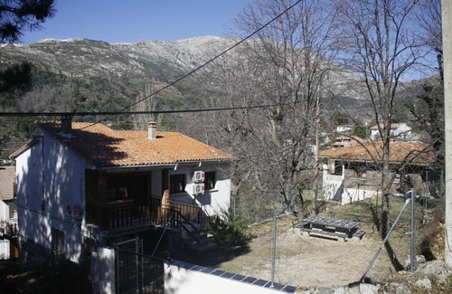 Cuevas del Valle House | Rural House 'Rural Las Pegueras' with Mountain View, Wi-Fi and Air Conditioning