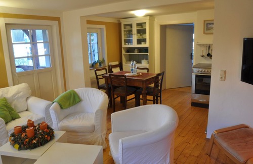 Loschwitz Apartment | Rural idyll on the city, yet right in the middle: Relax + Experience