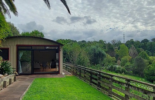 Welcome Bay Cabin | Rural Living Close to the City