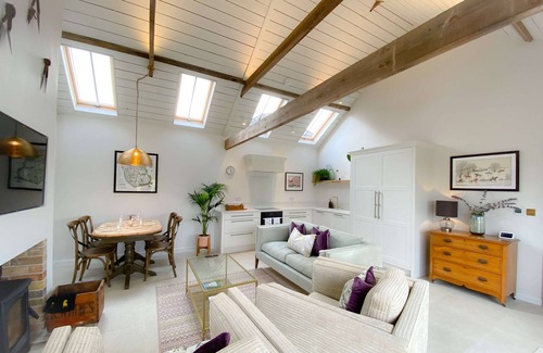 Stamford Cottage | Rural, luxury cottage in England's finest stone town, Stamford.