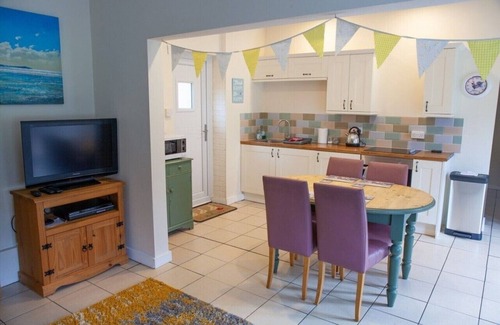 King's Lynn Cabin | Rural, secluded holiday lodge close to beaches and Sandringham