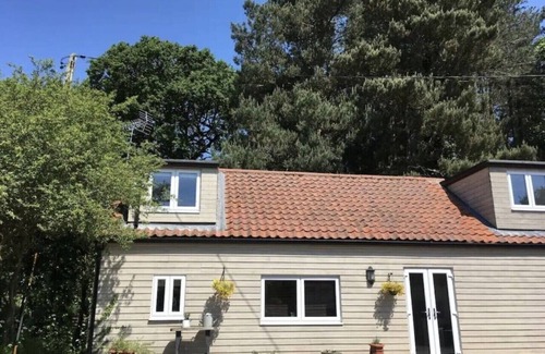 King's Lynn Cabin | Rural, secluded holiday lodge close to beaches and Sandringham