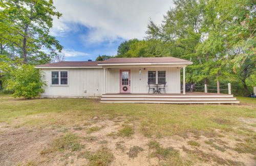 Fort Coffee House | Rural Spiro Getaway with Private Deck!