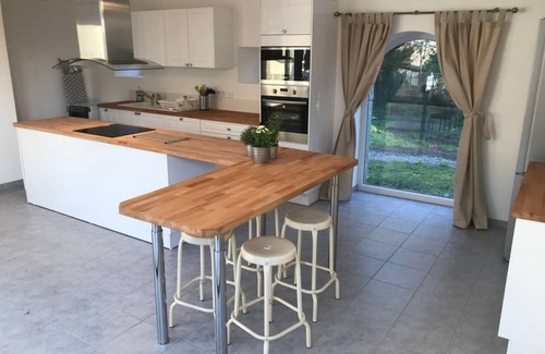 Feugeres House | RuralCottage- PetFriendly- NearToNormandyCoast
