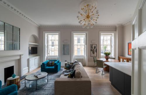 Upper Town Apartment | Russell House Suites