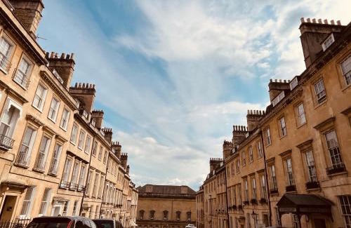 Upper Town Apartment | Russell House Suites