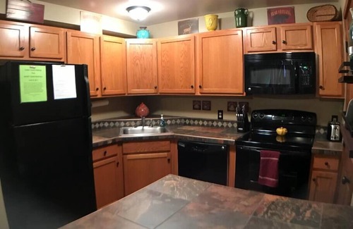 Big Sky Apartment | Rustic 2 BR Mountain View - walk to resort