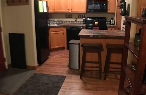Big Sky Apartment | Rustic 2 BR Mountain View - walk to resort
