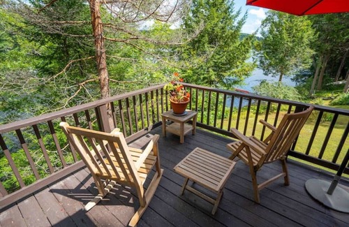 Monterey House | Rustic 3bd Lake Front Country Cottage