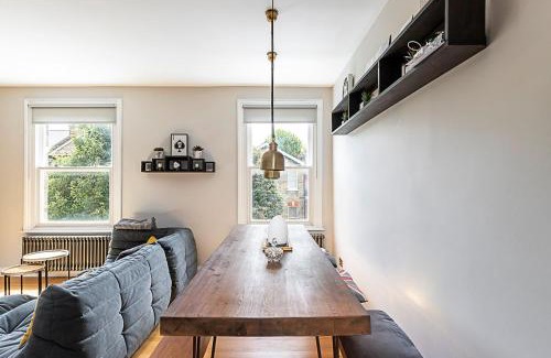 Brixton Hill Apartment | Rustic and Contemporary Haven in Brixton