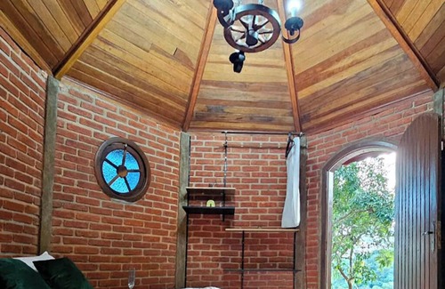 Mairipora Ski Chalet | Rustic and cozy little castle chalet with pool, fireplace and night cinema!