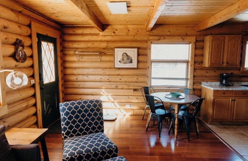 Wasilla Cabin | Rustic and Warm Alaskan Log Cabin!