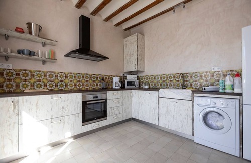 Old Town Apartment | Rustic Apartment "Casa Bugambilla" in Very Central Location with Balcony & Wi-Fi