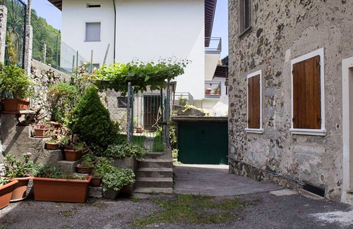 Darzo Apartment | Rustic Apartment in Storo