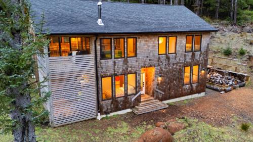 Arch Cape House | Rustic Arch Cape Getaway w Vibrant Interior Walk to the Beach Cape Wonder