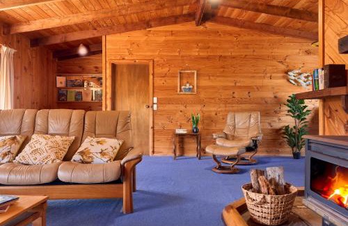 Douglas River House | Rustic by the sea ~ a timeless holiday retreat!
