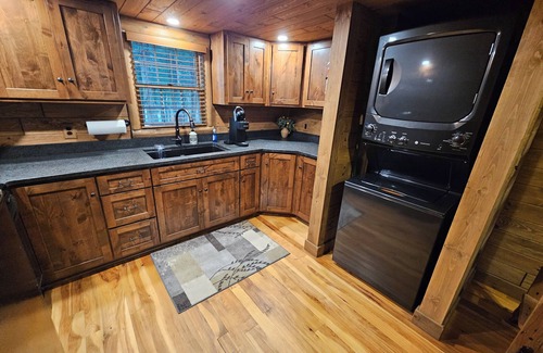 Madison Cabin | Rustic Cabin at Lost Trails