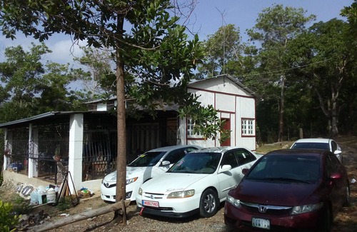 La Vega Province House | Rustic Cabin with two spacious rooms, in the forest, ideal for groups