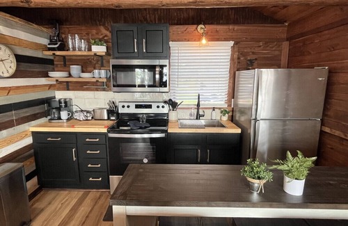 Hemphill Cabin | Rustic Cedar Waterfront Cabin 8 on Toledo Bend