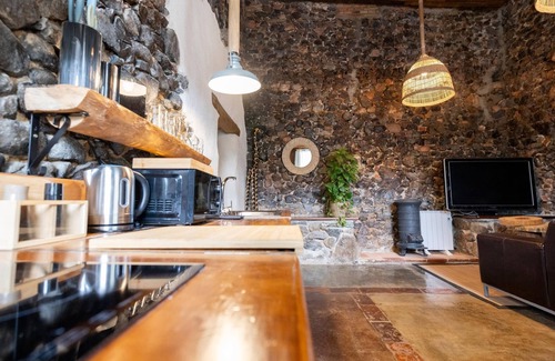 Riudarenes Apartment | Rustic Charm in Riudarenes