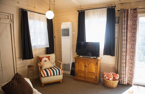 Arroyo Grande Cabin | Rustic Charm in the Quiet Countryside: Olive Tree Cabin