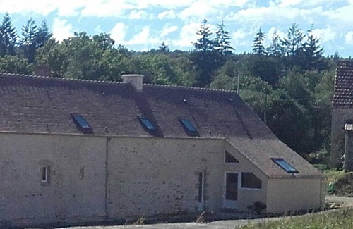 Le Cercueil Cottage | Rustic Charm & Modern Comfort: Cozy Cottage, 4 Bedrooms, Fireplace, Pet-Friendly, Outdoor Fun
